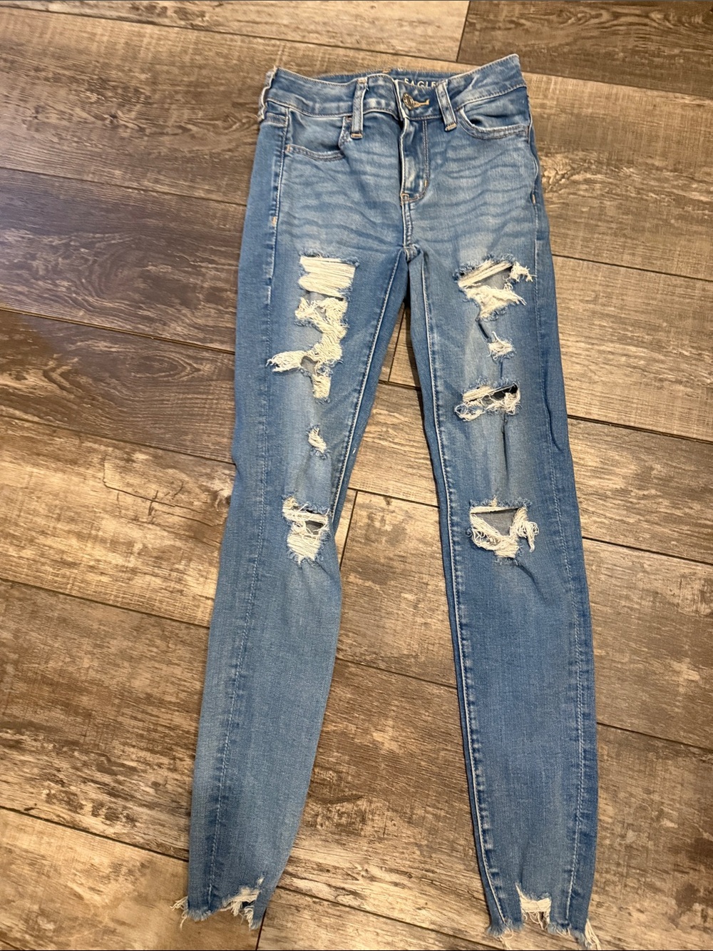 American Eagle Outfitters Light Blue Distressed Skinny Jeans